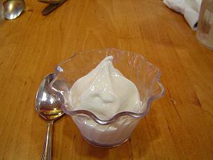 English: Nonfat Yogurt