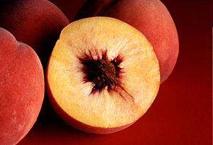 English: Autumn Red peach. Français : Pêches E... English: Autumn Red peach. Français : Pêches E...