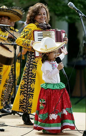 Performers on Cinco de Mayo