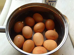 3 Egg-cellent Ways to Celebrate Eggs in May