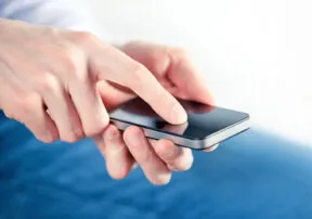 Smart Ways Your Smartphone Can Help You on Black Friday