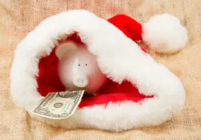 7 Tips for Sticking to a Holiday Budget