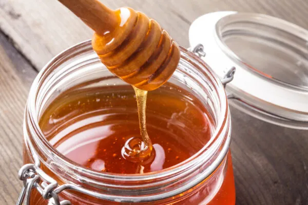 Sweet Showdown: Sugar vs. Honey