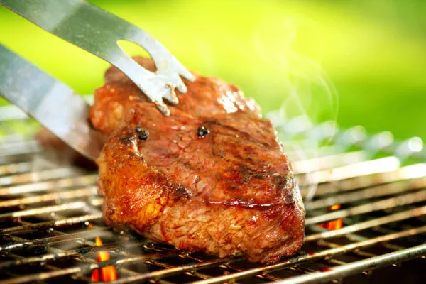7 Tips for Hosting Great Summer BBQs on a Budget