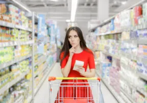 7 Ways Supermarkets Get You to Spend More Money