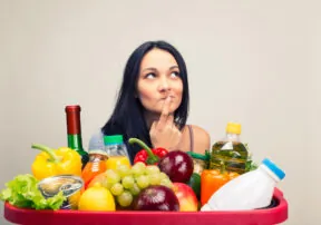 8 Healthy Snacks to Keep in Your Dorm Room