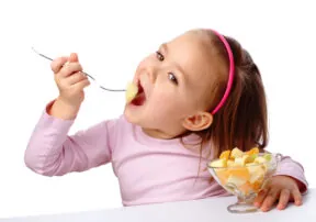 Can Rewards Encourage Kids to Eat More Fruits and Vegetables at School?