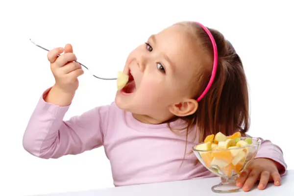 Can Rewards Encourage Kids to Eat More Fruits and Vegetables at School?