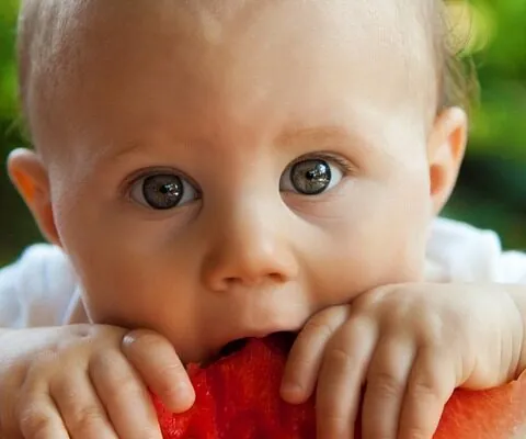A few Simple Tricks to get even the Pickiest Eaters Eating their Veggies
