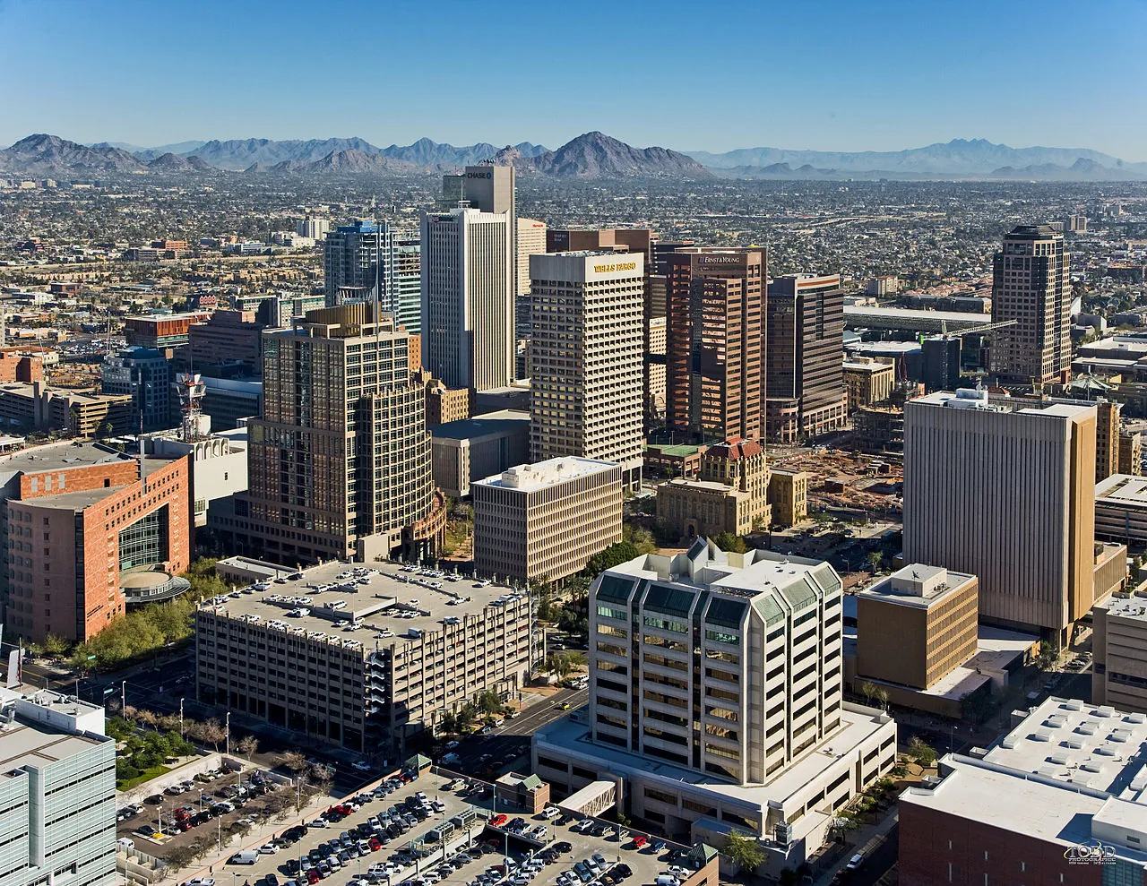 1280px-downtown_phoenix_aerial_looking_northeast