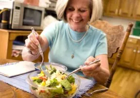 Study: Timing of Meals Affects Mental Health