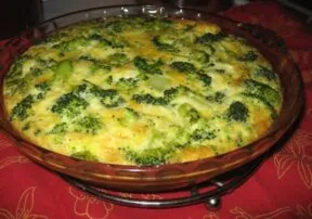Crust-less Broccoli and Cheese Quiche