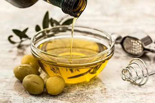 The Mediterranean Diet and Olive Oil: A Buying Guide