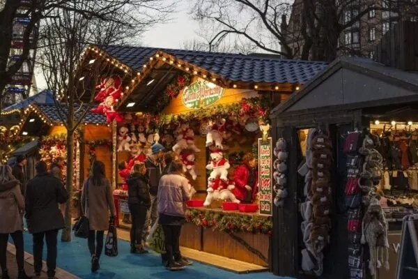The Ultimate Winter To-Do List: 50 Activities for Friends and Family