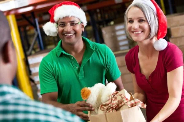 10 Service Ideas for You and Your Family to do this Holiday Season