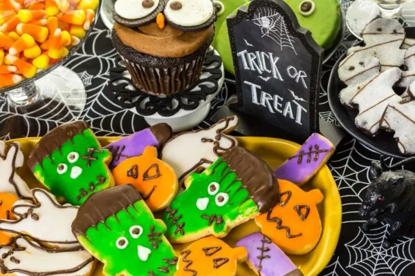 Spooky Good Treats for a Halloween Movie Night