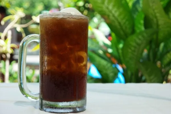How to Make Homemade Root Beer