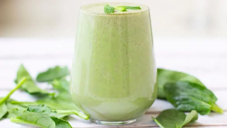 Green spinach smoothie