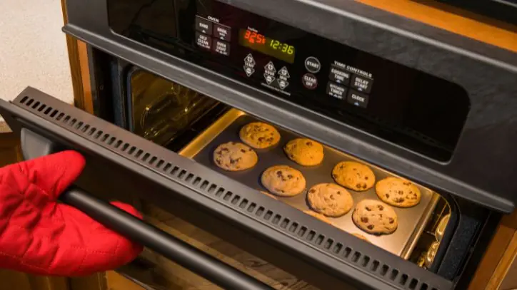 Baking Cookies in the oven