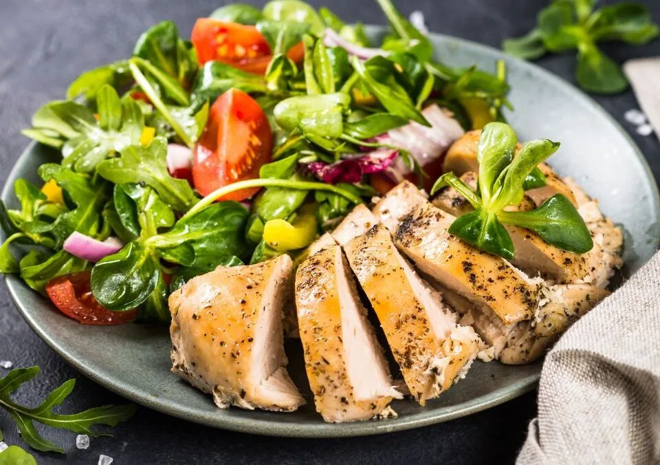 How to Build a Healthy Salad