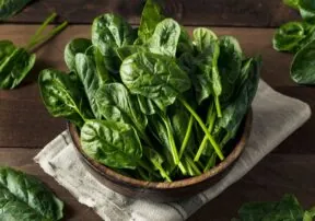 The Raw Spinach Morning Trend: A Closer Look at the Hype